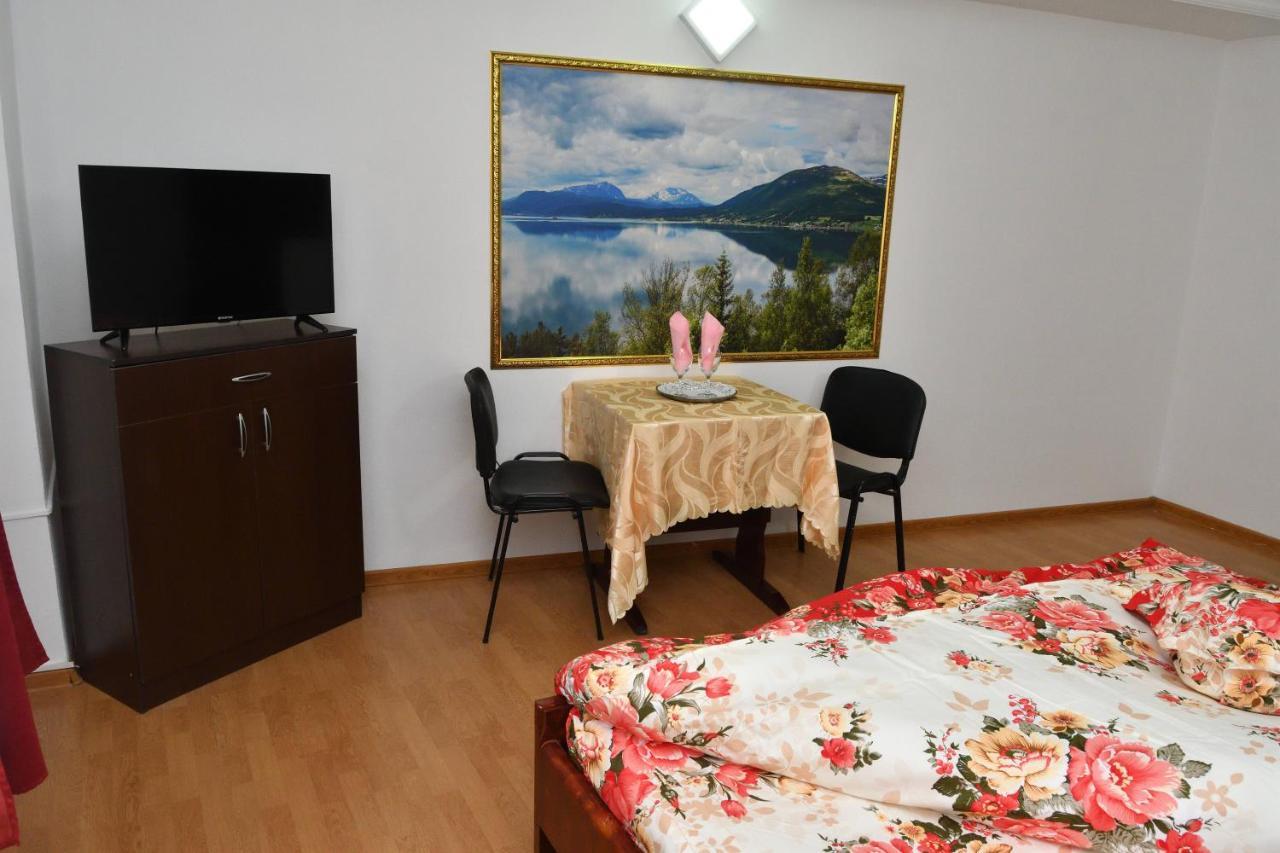 Casa Simescu I Hostel Karánsebes Kültér fotó
