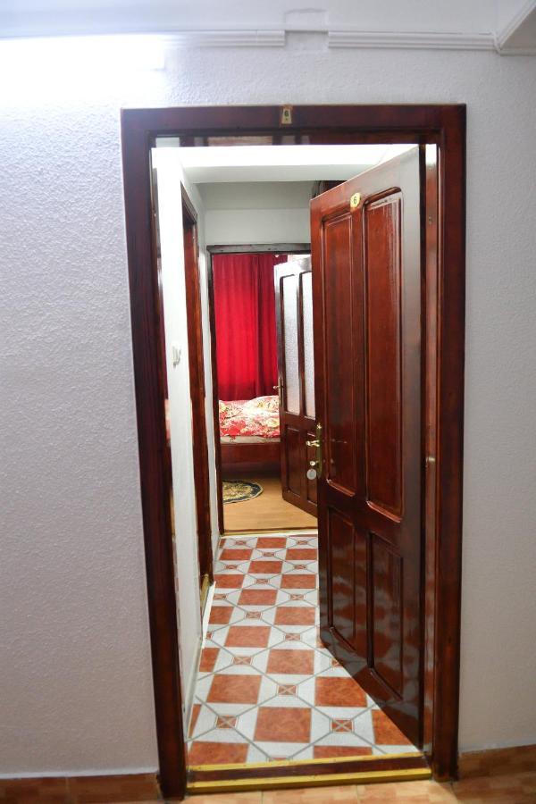 Casa Simescu I Hostel Karánsebes Kültér fotó