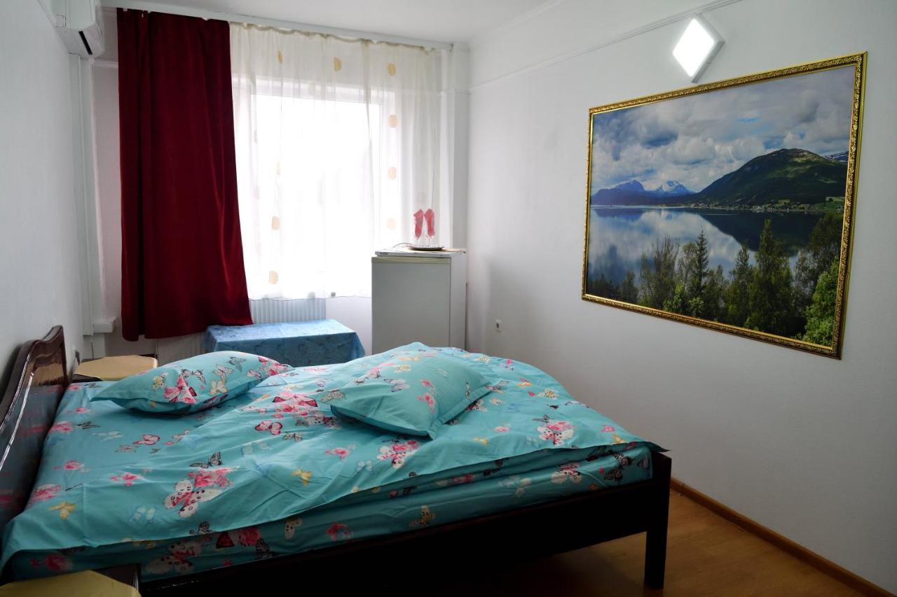 Casa Simescu I Hostel Karánsebes Kültér fotó